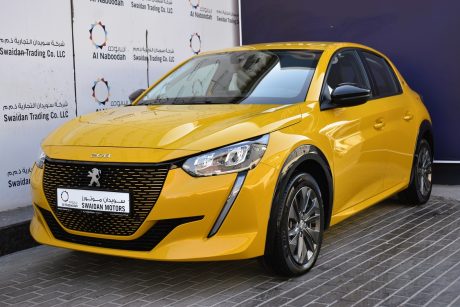 PEUGEOT E-208 ALLURE